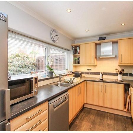 Double Room In Crawley,Gatwick,West Sussex Ifield Luaran gambar
